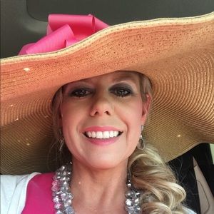 Meet your Posher, Anne nicole